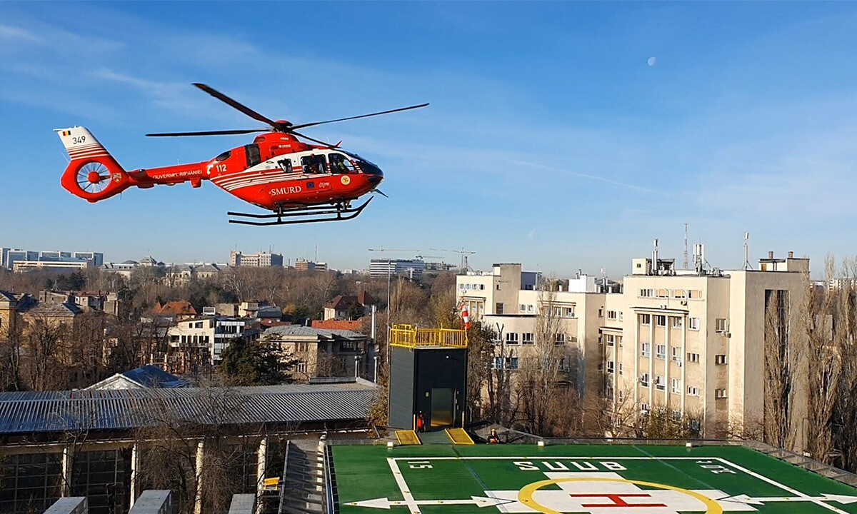 Heliport lights on roof