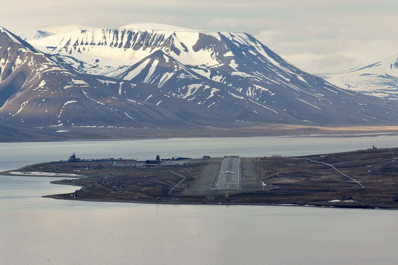 Svalbard Runway Airport lights