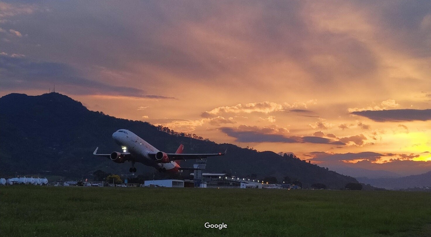 Portable runway light system Columbia