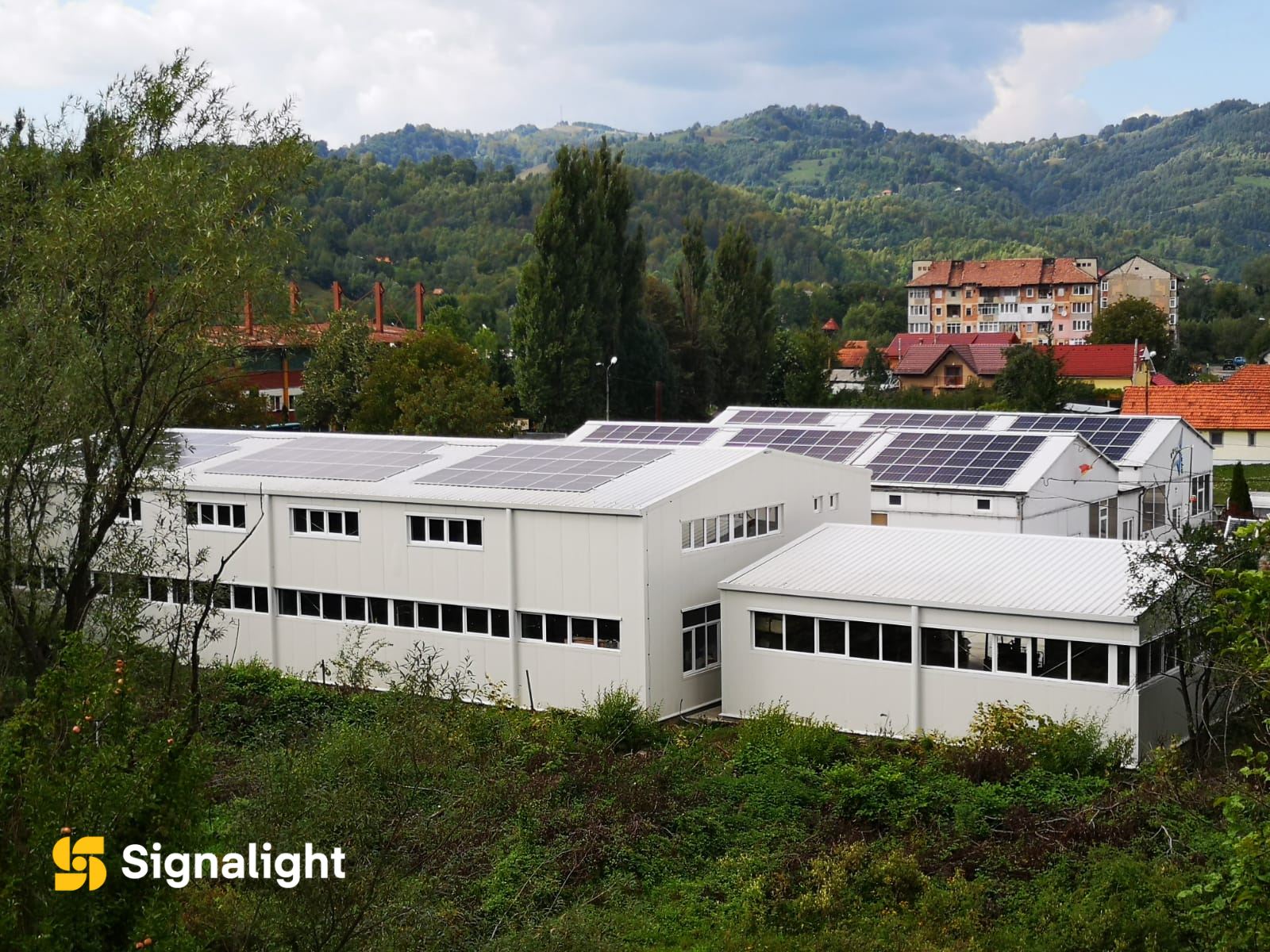 Signalight facility with solar panels Signalight facility with solar panels